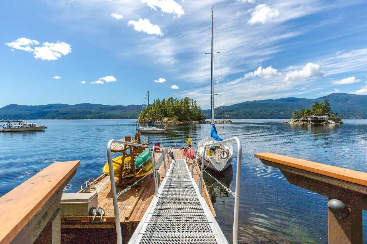 Tranquility Bay Waterfront Inn Сешелт